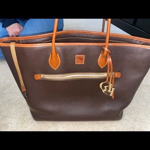 Dooney & Bourke tote purse